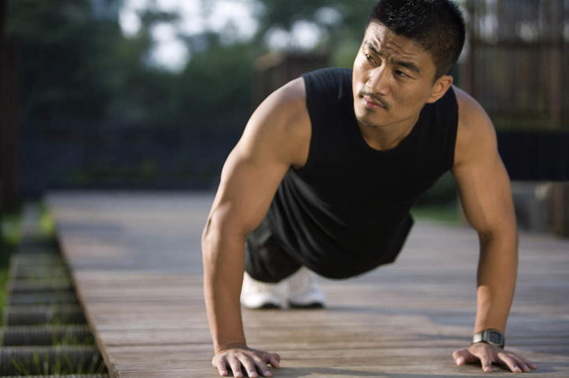 东方人,健壮,一个人,横图,室外,白天,锻炼,仅一个男性,仅一个人,伸展,准备,仅一个年轻男性,摄影,男人,男性,年轻男性,中国人,年轻人,休闲活动,彩图