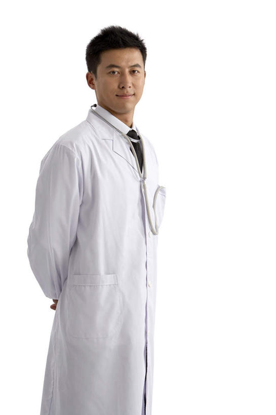 东方人,一个人,医生,站,微笑,横图,留白,白色背景,快乐,信心,仅一个男性,仅一个人,药,仅一个年轻男性,听诊器,摄影,权威,肖像,实验服,可靠,责任,信任,男人,男性,年轻男性,中国人,年轻人,彩图,影棚拍摄,图像技术