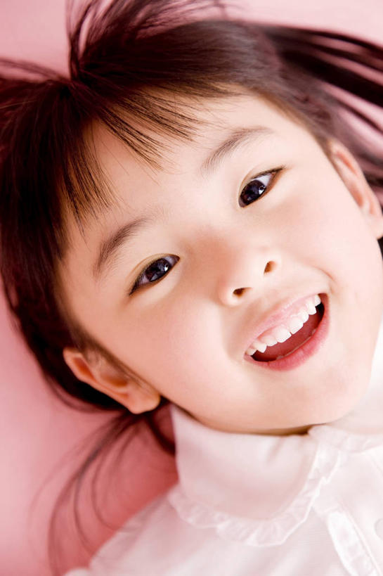东方人,儿童,微笑,室内,纯洁,小孩,可爱,童年,童趣,生活方式,肖像,童真,烂漫,无邪,天真,女孩,女人,亚洲人,孩子,彩图,影棚拍摄