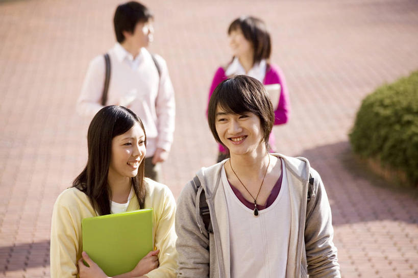 东方人,少年,学生,笑,微笑,友谊,书房,肖像,男人,男性,女人,亚洲人,年轻人,彩图