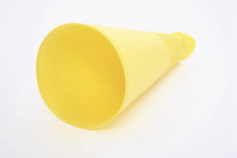 无人,室内,白色背景,静物,大喊,黄色,传播,扩音器,噪声,开端,彩图,影棚拍摄