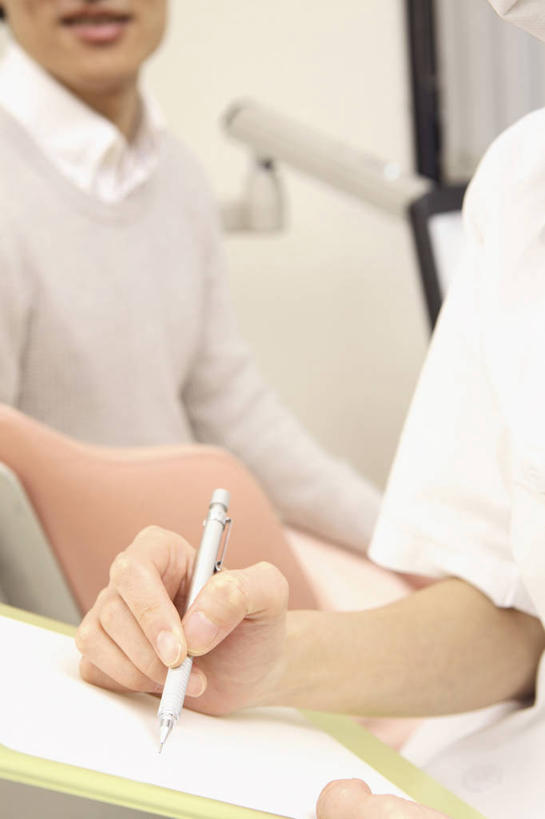 东方人,写,纸,水笔,男人,男性,女人,亚洲人,年轻人,牙医,彩图