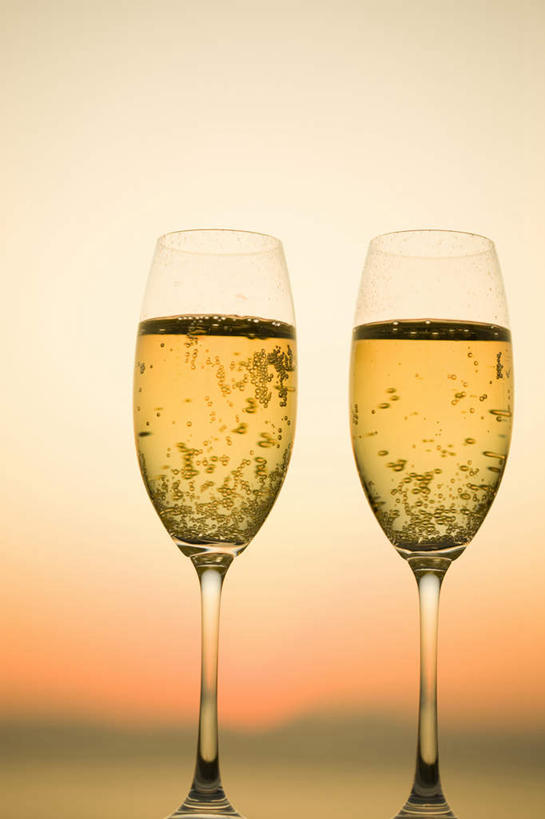 室外,日落,静物,酒类,浪漫,饮食,酒,饮料,两个,黄昏,香槟,放松,华贵,香槟杯,万里无云,彩图,爱