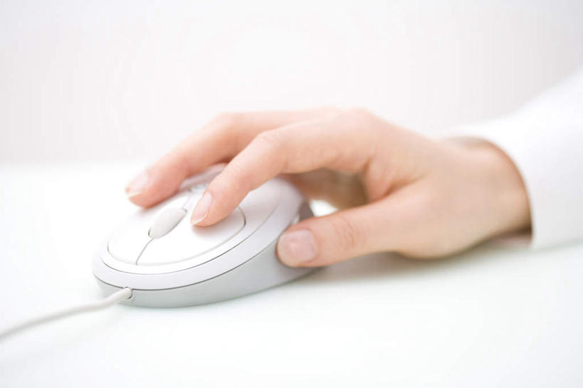 手,一个人,特写,留白,鼠标,敲打,输入,打字,点击,敲击,控制,按键,计算机,彩图,影棚拍摄