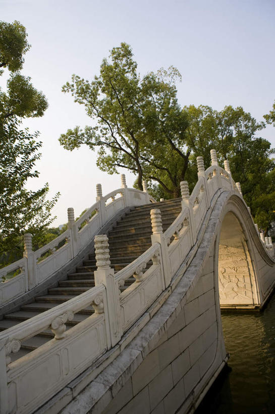 无人,竖图,室外,白天,旅游,度假,美景,水,建筑,桂林,中国,亚洲,景观,拱门,桥,历史,娱乐,拱桥,树,自然,享受,休闲,景色,放松,摄影,宁静,运河,中国文化,自然风光,自然现象,东亚,东亚文化,漓江,万里无云,广西壮族自治区,彩图,传统文化