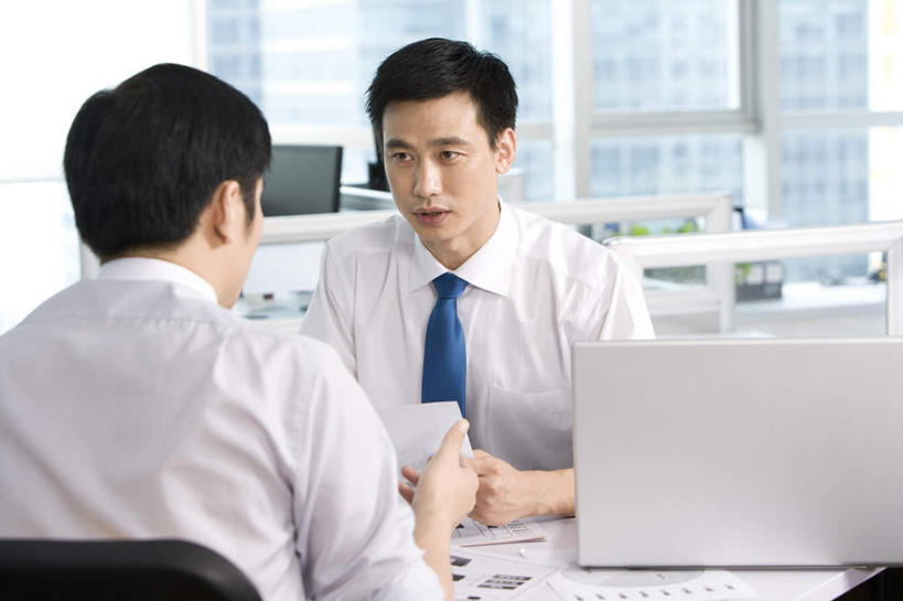 东方人,成年人,中年人,两个人,同事,商务人士,商务男性,办公室,横图,正面,衬衫,商务,讨论,通讯,成功,合作,团队,集体,信心,北京,中国,亚洲,套装,开会,工作,会议,队伍,职业,面对面,服务,金融,理财,摄影,经济,支撑,领导,成就,商务装,合伙,领袖,贸易,工薪阶层,东亚,男人,男性,中年男性,亚洲人,中国人,白领,上班族,半身,彩图,衬衣,顾问,办公室职员,商务会议,金融投资顾问,财务报告