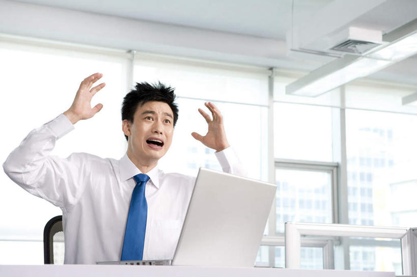 东方人,成年人,中年人,一个人,商务人士,商务男性,办公室,横图,留白,正面,衬衫,商务,笔记本电脑,互联网,技术,北京,中国,亚洲,仅一个男性,仅一个人,仅一个中年男性,套装,生气,工作,书桌,张嘴,职业,压力,皱眉头,摄影,悲伤,伤心,难过,忧虑,紧急,商务装,救援,张大嘴巴,工薪阶层,东亚,挫败,悲哀,救助,无线电技术,哀痛,悲戚,悲痛,震惊,计算机,男人,男性,中年男性,亚洲人,中国人,白领,上班族,张开嘴,半身,彩图,衬衣,办公室职员,紧急救助