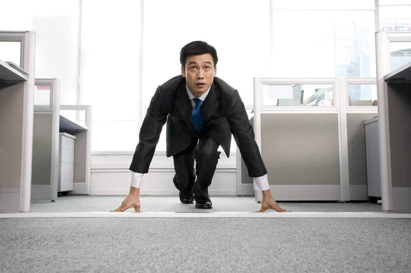 东方人,成年人,中年人,一个人,商务人士,商务男性,办公室,起跑线,横图,正面,衬衫,商务,异乎寻常,信心,竞争,北京,中国,亚洲,仅一个男性,仅一个人,仅一个中年男性,套装,领带,起跑架,书桌,职业,概念,隔断,个性,力量,摄影,决心,努力,商务装,工薪阶层,东亚,男人,男性,中年男性,亚洲人,中国人,白领,上班族,彩图,衬衣,办公室职员