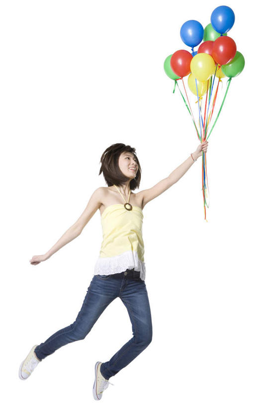 东方人,一个人,笑,微笑,露齿笑,竖图,白色背景,侧面,快乐,兴奋,自由,幸福,北京,中国,亚洲,仅一个年轻女性,仅一个女性,仅一个人,缎带,半空,拿着,牛仔裤,休闲装,飞,气球,向上看,幻想,摄影,影棚,酷,摄影棚,肖像,想象,东亚,年轻女性,女人,女性,亚洲人,中国人,年轻人,彩图,影棚拍摄,拍摄,氦气球