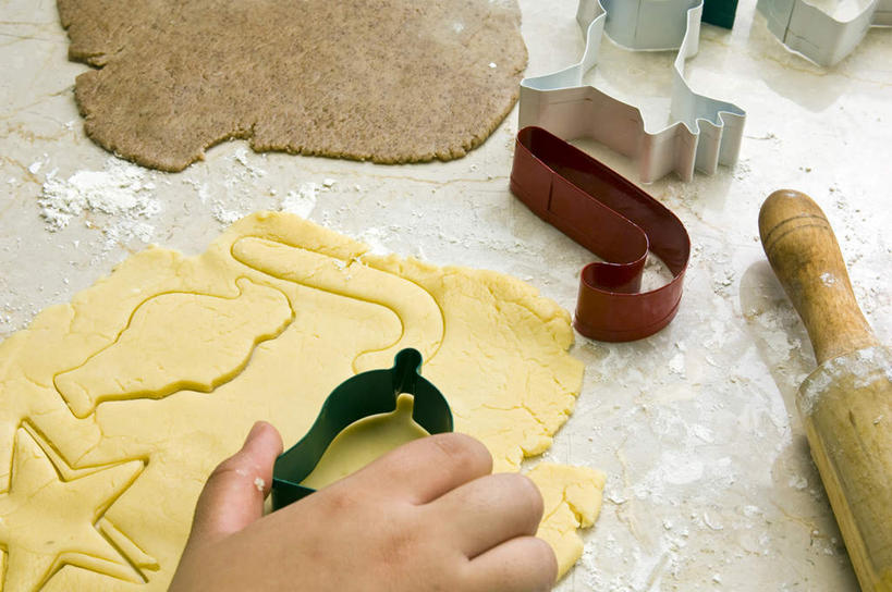 手,无人,横图,俯视,室内,桌子,圣诞节,许多,准备,形状,擀面杖,面粉,生食,食品,曲奇,很多,饮食,摄影,部分,清新,切断,甘蔗糖,彩图,高角度拍摄,小麦面粉