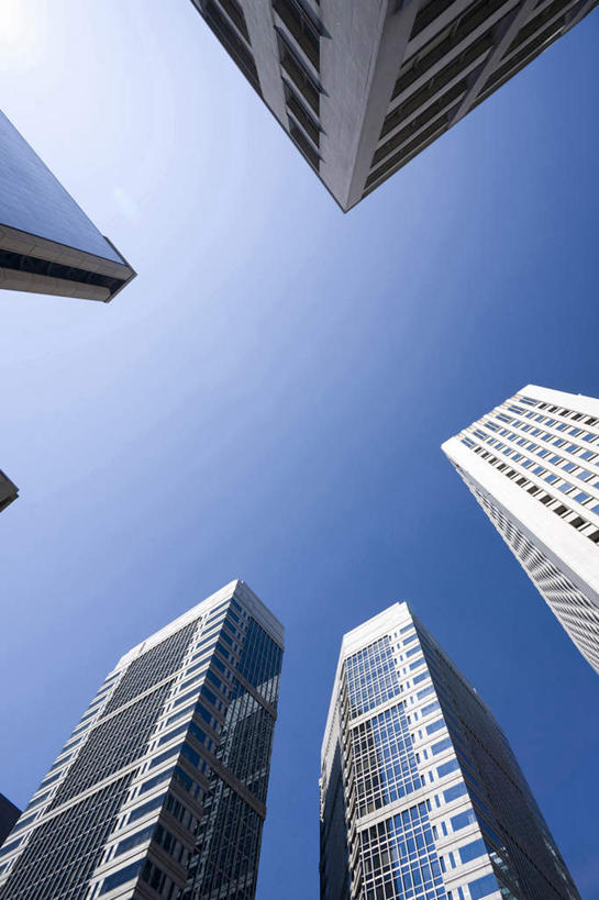 无人,竖图,室外,白天,留白,仰视,商务,城市,建筑,摩天大楼,现代,蓝色,天空,摄影,上升,渴望,万里无云,彩图,低角度拍摄