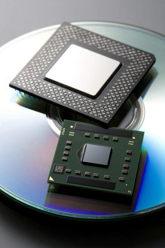 无人,竖图,俯视,特写,技术,数据,形状,银色背景,光线,电器,光盘,塑胶,光芒,三个,工业,摄影,复杂,控制,电脑芯片,创新,彩图,高角度拍摄