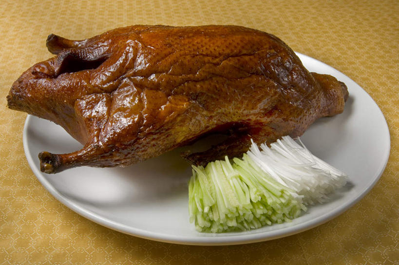 烤鸭,无人,横图,俯视,室内,蔬菜,静物,鸭子,肉,食品,鸭肉,肉类,饮食,盘子,四个,摄影,碎纸,膳食,清新,中国文化,肉食,主菜,东亚文化,健康食物,彩图,高角度拍摄,装饰菜,北京鸭