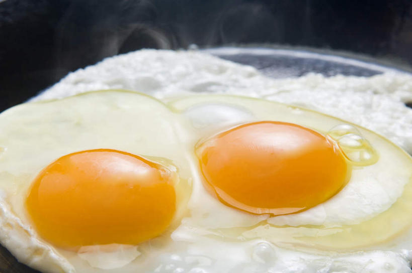 无人,横图,俯视,特写,静物,准备,蒸汽,鸡蛋,煎蛋,油炸,食品,热,锅,主食,饮食,两个,摄影,煎锅,简单,膳食,清新,健康食物,卵,烹调,彩图,高角度拍摄