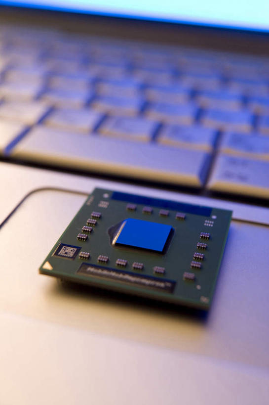 无人,竖图,俯视,白色背景,笔记本电脑,技术,数据,形状,电器,两个,工业,摄影,复杂,控制,电脑芯片,创新,彩图,高角度拍摄