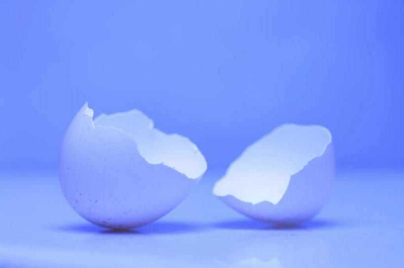 无人,横图,俯视,留白,白色背景,锻炼,举重,地毯,哑铃,砝码,运动器械,三个,蓝色,健身器械,力量,摄影,动作,成就,决心,健身器材,比例,秤,彩图,高角度拍摄,影棚拍摄,运动器材,动机