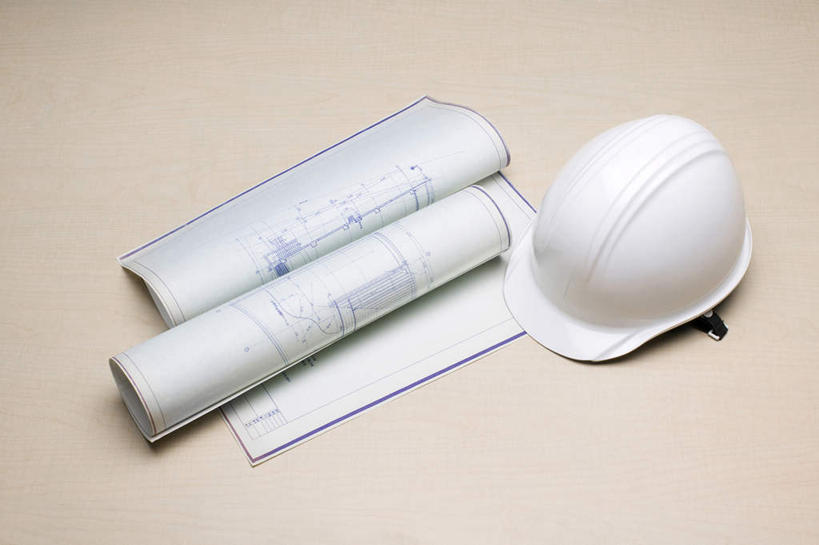 无人,建筑师,横图,俯视,米色背景,三个,安全帽,工业,摄影,控制,蓝图,创新,彩图,高角度拍摄,影棚拍摄
