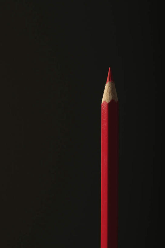 无人,竖图,特写,留白,侧面,学习,黑色背景,教育,红色,铅笔,摄影,创造力,准确,美术工艺,彩图,影棚拍摄,彩色铅笔