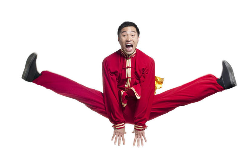东方人,成年人,一个人,跳,横图,竖图,白色背景,正面,运动,武术,中国,亚洲,仅一个男性,仅一个人,表演,生气,半空,抬腿,腰带,仅一个年轻男性,红色,张嘴,太极拳,概念,活力,力量,动作,专心,敏捷,中国文化,决心,空手道,进攻,张大嘴巴,弹性,东亚,跳马,北京市,勇气,技能,能力,男人,男性,年轻男性,亚洲人,中国人,年轻人,张开嘴,彩图,影棚拍摄,传统服装,传统文化,韧性