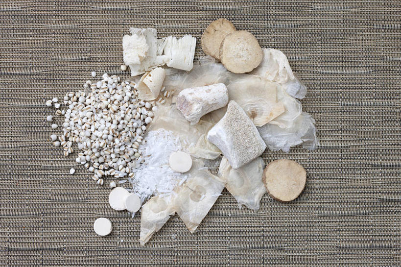 无人,横图,俯视,静物,北京,中国,亚洲,药,食品,草药,饮食,饮料,干花,摄影,有机食品,影棚,多样,草本,中国文化,摄影棚,营养品,薏米,中医,东亚,健康食物,彩图,高角度拍摄,影棚拍摄,拍摄,泽泻,传统文化,鹿角霜,木蝴蝶