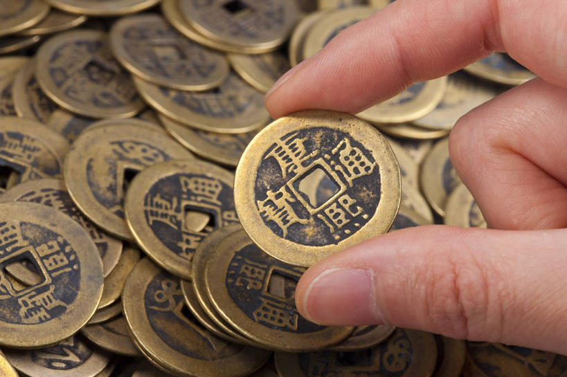 横图,钱,人民币,金属制品,北京,中国,亚洲,许多,丰富,金属,钱币,洞,很多,拿着,历史,古代,汉字,财富,金融,摄影,经济,铜,中国文化,流通,贸易,东亚,秦朝,古代文明,货币,现金,硬币,彩图,影棚拍摄,传统文化,过去