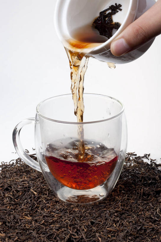 无人,白色背景,茶,静物,玻璃,倒,材料,红茶,茶叶,白色,摄影,动作,热饮,茶杯,彩图,影棚拍摄