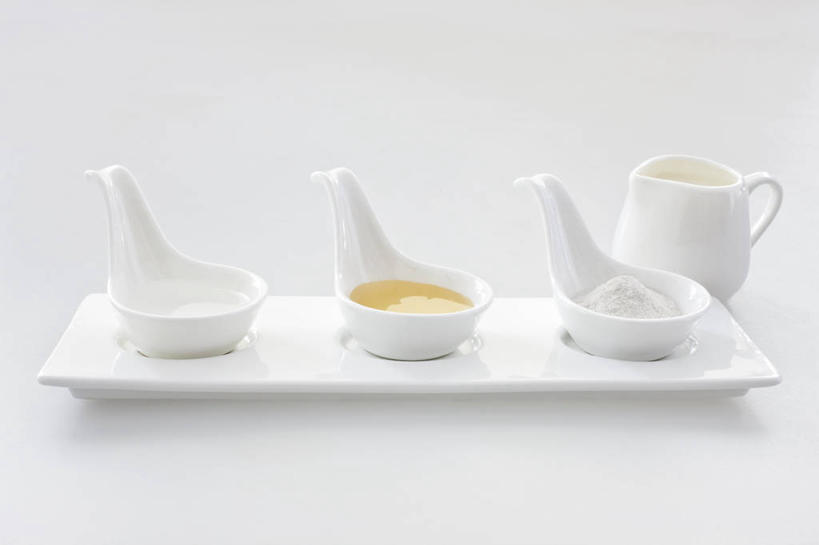 蜂蜜,无人,横图,白色背景,静物,一排,整齐,醋,调料,面粉,餐盘,排列,三个,白色,汤匙,奶油,摄影,队列,彩图,影棚拍摄