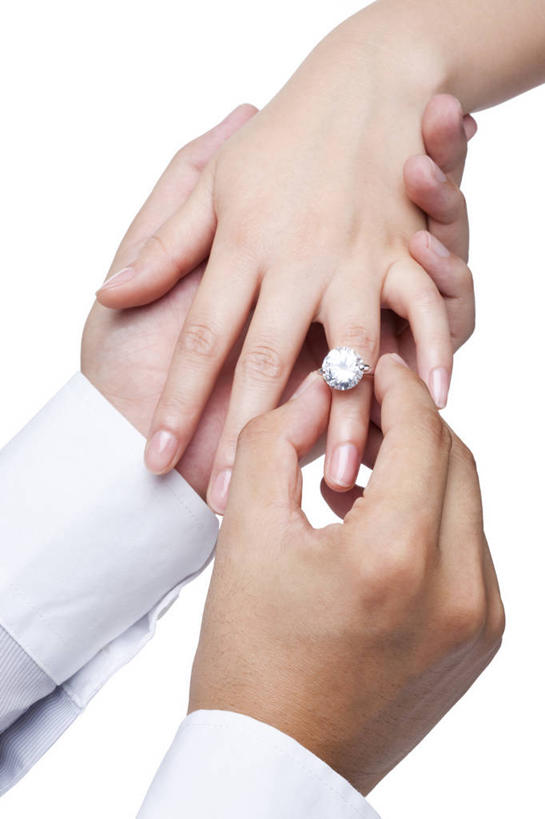 东方人,成年人,中年人,手,两个人,夫妻,丈夫,妻子,新娘,新郎,竖图,特写,白色背景,正面,爱情,婚礼,快乐,静物,北京,中国,亚洲,连接,庆祝,结婚,浪漫,拿着,结婚戒指,概念,喜庆,手指,恩爱,恋人,摄影,影棚,生长,生活方式,纪念,支撑,部分,誓言,袖子,关爱,摄影棚,东亚,贡献,异性恋,开端,男人,男性,年轻女性,女人,女性,中年男性,亚洲人,中国人,年轻人,手臂,夫妇,情侣,手牵手,彩图,影棚拍摄,爱,高兴,拍摄,伴侣,传统文化,订婚,订婚戒指,承诺,结婚证词,证词