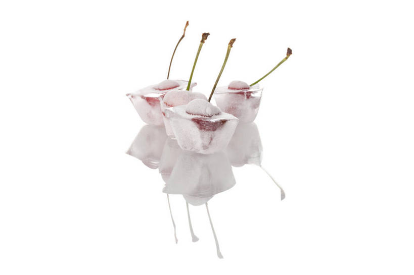 无人,横图,室内,留白,白色背景,正面,烹饪,樱桃,静物,水果,反射,冰块,料理,食品,茎,菜肴,美食,饮食,食物,红色,白色,四个,寒冷,摄影,佳肴,影棚,简单,清新,摄影棚,健康食物,纯净,大樱桃,彩图,影棚拍摄,拍摄