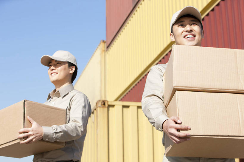 东方人,中年人,两个人,码头,站,微笑,横图,室外,白天,仰视,制服,商务,快乐,港口,中国,亚洲,出口,工作,纸箱,集装箱,货柜,现代,工人,容器,箱子,职业,力量,工业,运输,摄影,组织,效率,货运,运送,东亚,物流,天津市,男人,亚洲人,中国人,年轻人,员工,半身,彩图,低角度拍摄,摆渡口,埠头,渡口,渡头,港湾,海港,货运码头,口岸,商港,匠人,劳动者,体力工,工人阶级,海上运输