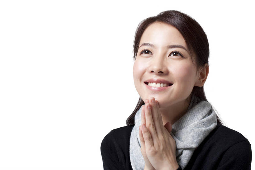 东方人,成年人,一个人,笑,摸,微笑,露齿笑,横图,留白,白色背景,正面,时尚,快乐,兴奋,纯洁,美景,中国,亚洲,仅一个年轻女性,仅一个女性,仅一个人,抚摸,景观,休闲装,刺激,自然,围巾,休闲,景色,可爱,童年,童趣,生活方式,享乐,自然风光,童真,东亚,烂漫,无邪,摩擦,天真,年轻女性,女人,女性,亚洲人,中国人,年轻人,秋天,触摸,接触,彩图,影棚拍摄,美人,苦尽甘来