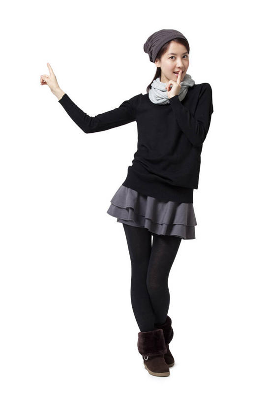 东方人,成年人,一个人,站,笑,摸,微笑,露齿笑,竖图,白色背景,正面,裙子,时尚,快乐,纯洁,神秘,美景,中国,亚洲,仅一个年轻女性,仅一个女性,仅一个人,抚摸,景观,休闲装,靴子,自然,围巾,叉腰,休闲,景色,可爱,童年,童趣,生活方式,指导,秘密,自然风光,瞄准,私密,童真,东亚,烂漫,无邪,天真,年轻女性,女人,女性,亚洲人,中国人,年轻人,秋天,触摸,接触,彩图,影棚拍摄,美人,隐秘