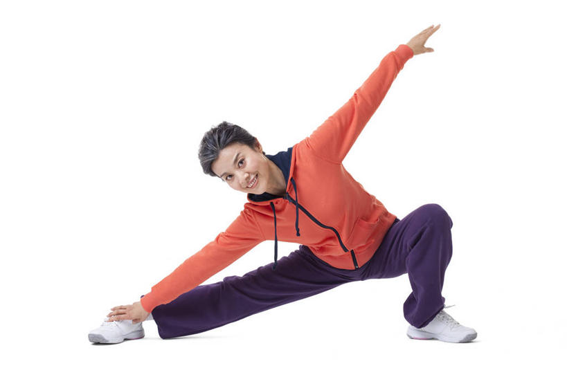 东方人,成年人,中年人,老年人,一个人,横图,白色背景,正面,运动服,快乐,信心,中国,亚洲,伸展,力量,平衡,享乐,弹性,东亚,老年女性,女人,女性,亚洲人,中国人,彩图,影棚拍摄