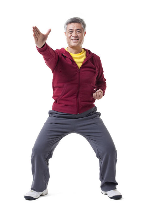 东方人,成年人,老年人,一个人,竖图,白色背景,正面,运动服,快乐,武术,中国,亚洲,放松,太极,享乐,东亚,老年男性,男人,男性,亚洲人,中国人,彩图,影棚拍摄