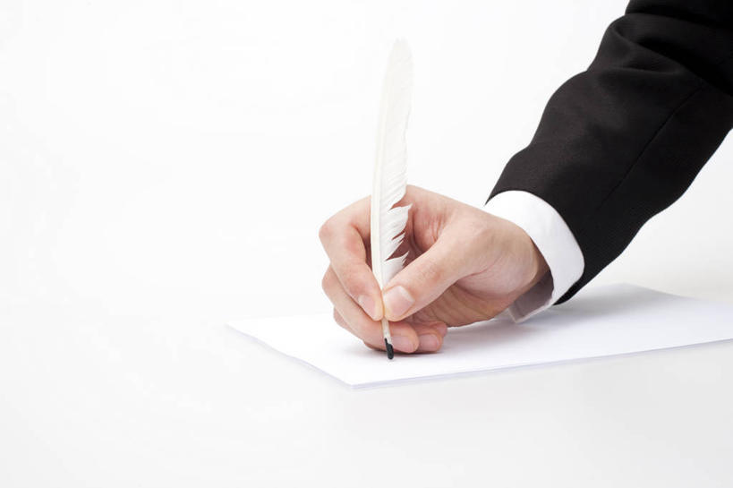 手,一个人,横图,特写,白色背景,商务,写,套装,墨水,纸,拿着,摄影,影棚,鹅毛笔,摄影棚,男人,男性,亚洲人,中国人,彩图,影棚拍摄,拍摄