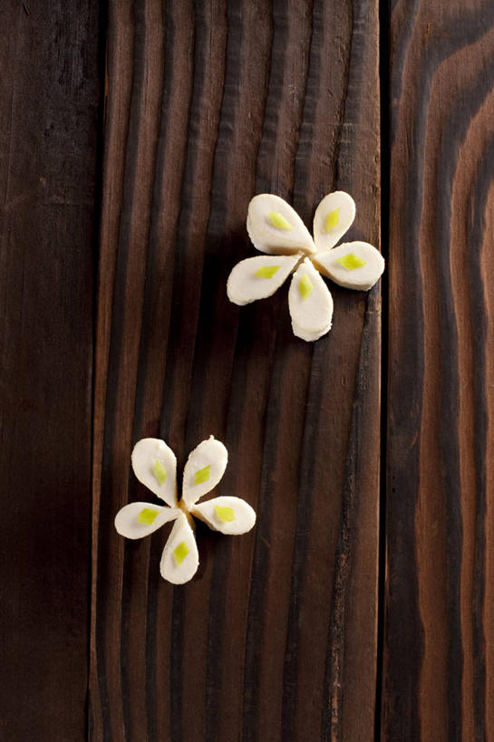 豆腐,无人,竖图,俯视,桌子,静物,北京,中国,亚洲,美味,食品,传统,小吃,饮食,摄影,凉菜,细香葱,风格,中国文化,东亚,健康食物,彩图,高角度拍摄,传统文化