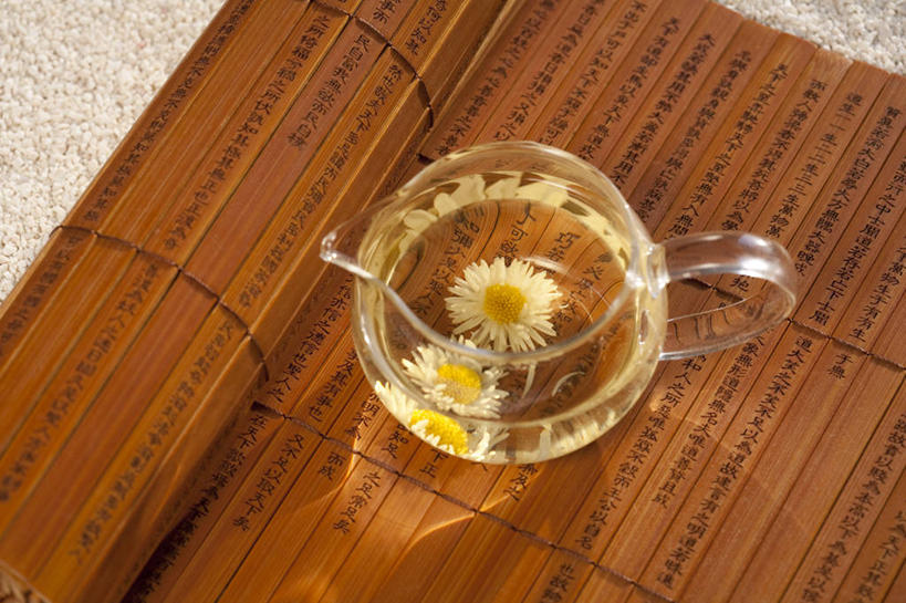 无人,横图,俯视,茶,静物,沙子,茶道,饮食,饮料,茶壶,花茶,汉字,摄影,竹简,中国文化,菊花茶,热饮,东亚文化,彩图,高角度拍摄,影棚拍摄