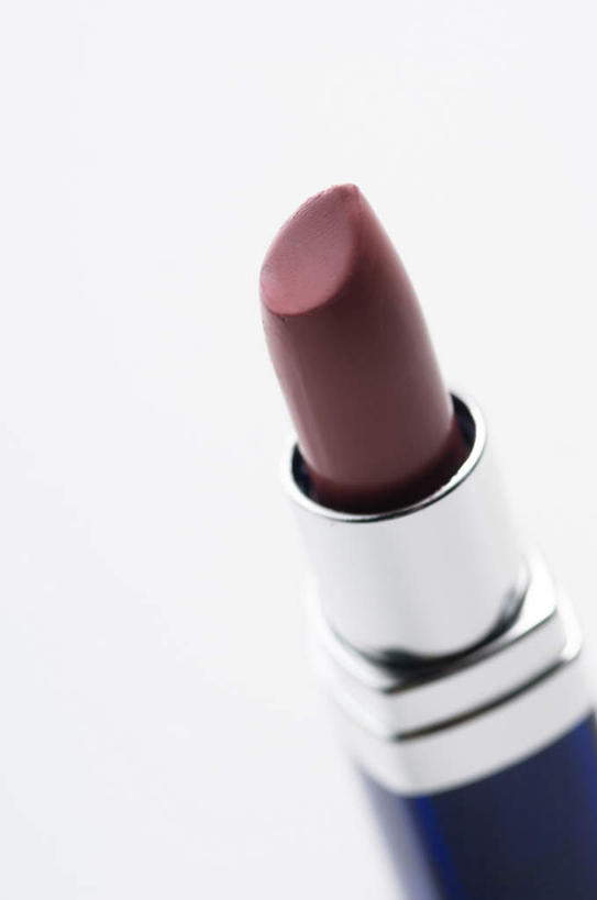 无人,竖图,俯视,室内,特写,白天,白色背景,静物,阴影,朦胧,模糊,反射,影子,一个,紫色,唇膏,化妆品,口红,摄影,影棚,单个,化妆用品,唇棒,彩图,高角度拍摄,影棚拍摄,拍摄