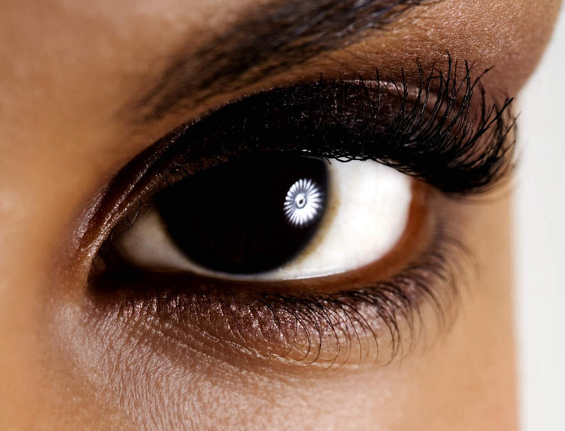 西方人,脸,头,眼睛,脸颊,眉毛,睫毛,一个人,横图,室内,特写,白天,正面,化妆,美容,欧洲,非洲,黑人,欧洲人,瞳孔,仅一个年轻女性,仅一个女性,仅一个人,护肤,注视,彩妆,观察,看,保养,享受,休闲,放松,保健,眼部,观看,察看,关注,养颜,年轻女性,女人,女性,非洲人,头部,睫,脸部,脸蛋,眉,面部,眼,眼睫毛,眼眉,半身,彩图,眼眉毛