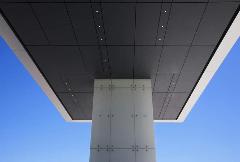 无人,横图,室外,白天,仰视,度假,美景,城市风光,城市,道路,路,公路,非洲,南非,柱子,景观,高架,交通,首都,娱乐,蓝色,蓝天,天空,天,享受,休闲,景色,放松,晴朗,高架桥,高架道路,跨线桥,万里无云,开普敦,省会,阿非利加洲,立法首都,南非共和国,西开普省,晴空,晴空万里,彩图,低角度拍摄