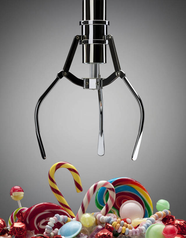 无人,竖图,室内,特写,白天,正面,游戏,玩具,一堆,许多,阴影,堆叠,堆积,灰色背景,反射,棒棒糖,钩子,影子,糖,糖果,甜点,甜品,玩,娱乐,甜食,休闲,益智,摄影,影棚,活动,堆,发泄,消遣,智力,硬糖,拐杖糖,娃娃机,宣泄,玩耍,嬉戏,彩图,影棚拍摄,拍摄,夹公仔机,夹娃娃机,选物贩卖机