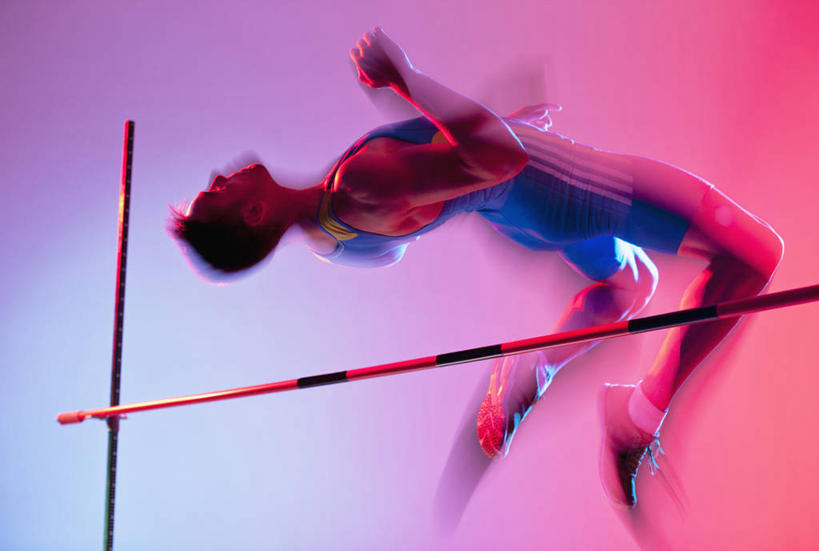 西方人,一个人,运动员,跳,横图,室内,白天,仰视,运动服,锻炼,运动,跳高,欧洲,欧洲人,仅一个男性,仅一个人,弯腰,阴影,服装,朦胧,模糊,反射,影子,半空,注视,娱乐,仅一个年轻男性,衣服,蓝色,观察,看,享受,休闲,放松,摄影,服饰,影棚,观看,察看,衣着,穿着,关注,室内运动,弯身,衣饰,横杆,体育,跳高运动,男人,男性,年轻男性,白种人,体育运动员,运动选手,跳跃,彩图,低角度拍摄,全身,影棚拍摄,健身,拍摄,运动装