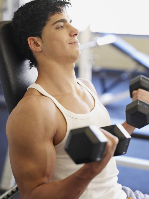 西方人,肌肉,健壮,一个人,健身房,竖图,室内,白天,侧面,锻炼,运动,哑铃,欧洲,欧洲人,仅一个男性,仅一个人,用力,阴影,服装,朦胧,模糊,反射,背心,影子,拎,注视,娱乐,运动器械,仅一个年轻男性,两个,衣服,白色,黑色,观察,看,享受,休闲,健康,健身器械,放松,活力,力量,服饰,观看,青春,察看,强壮,衣着,穿着,关注,使劲,健身器材,室内运动,衣饰,男人,男性,年轻男性,白种人,半身,彩图,健身,健身馆,运动器材,拎着