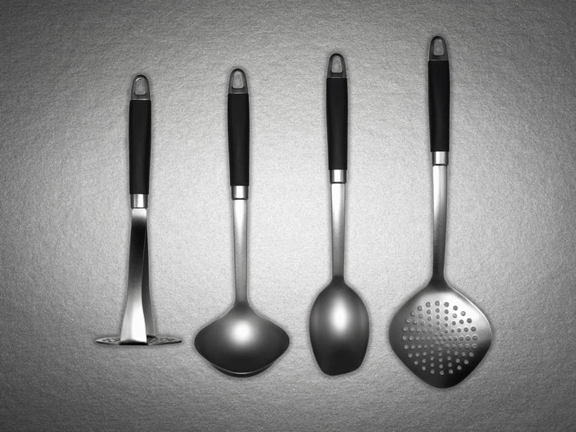 无人,横图,俯视,室内,特写,白天,烹饪,桌面,桌子,静物,厨具,一排,阴影,灰色背景,整齐,反射,影子,排列,汤匙,汤勺,四个,摄影,影棚,队列,烹饪用具,烹调用具,烹调,彩图,高角度拍摄,影棚拍摄,拍摄