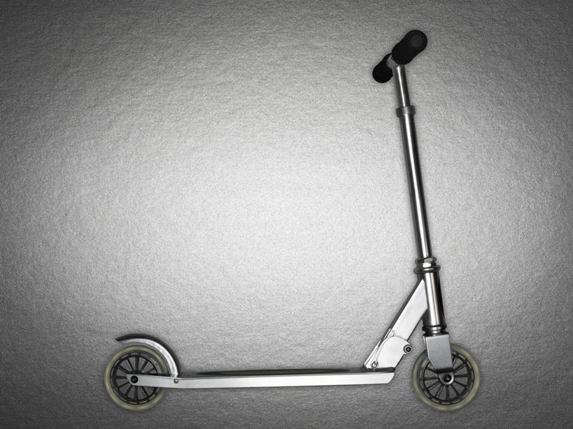 无人,横图,俯视,室内,特写,白天,锻炼,运动,桌面,桌子,静物,阴影,灰色背景,反射,影子,极限运动,一个,滑板车,摄影,影棚,单个,滑板,体育,彩图,高角度拍摄,影棚拍摄,健身,拍摄,滑板运动