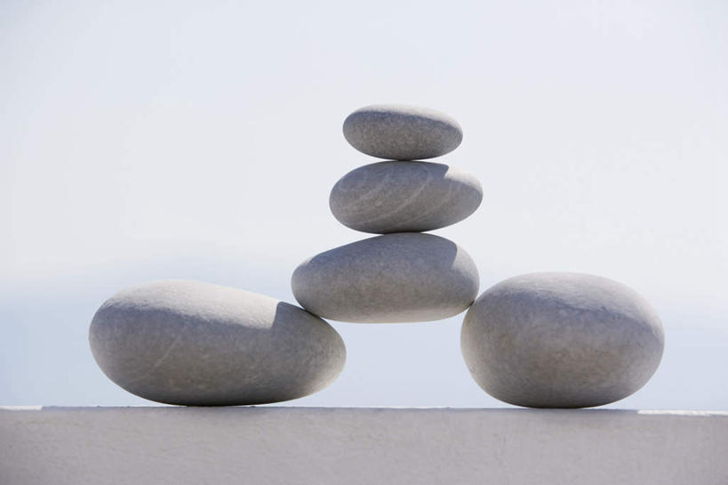 无人,横图,室外,特写,白天,正面,石头,静物,一排,阴影,朦胧,模糊,整齐,光线,石子,影子,排列,阳光,鹅卵石,堆,队列,按摩石,五块,石块,彩图