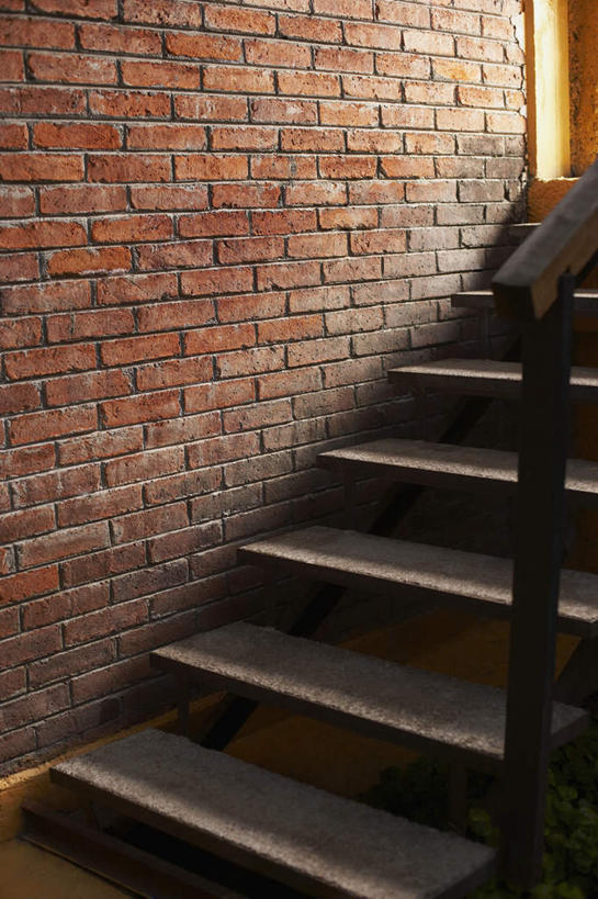 无人,栏杆,竖图,室外,白天,正面,楼梯,阴影,光线,扶手,影子,阶梯,墙,护栏,墙壁,墙面,台阶,红色,阳光,砖头,彩图