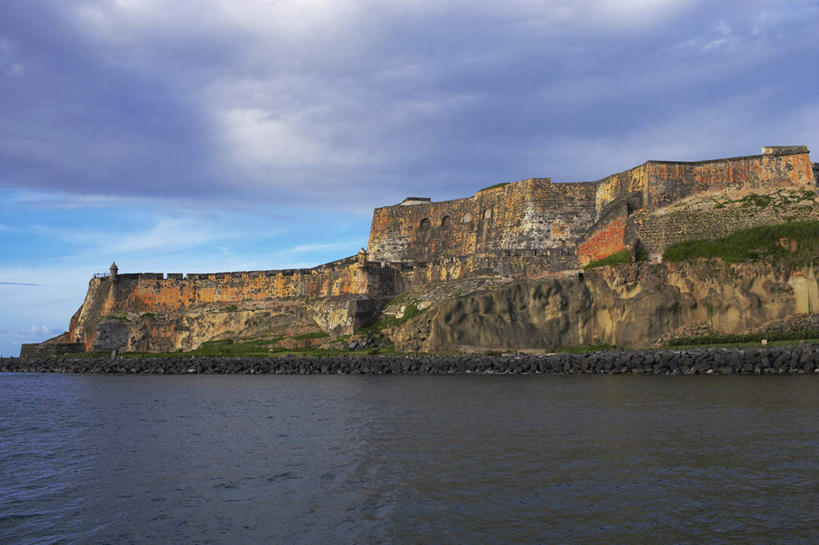 无人,横图,室外,白天,正面,旅游,度假,海浪,海洋,名胜古迹,标志建筑,地标,建筑,遗迹,浪花,云,云朵,云彩,古迹,文物,娱乐,建设,古建筑,蓝色,白云,蓝天,天空,海水,天,享受,休闲,旅游胜地,放松,晴朗,北美,北美洲,美洲,海景,古文明,北亚美利加洲,亚美利加洲,波多黎各,波多黎各自由邦,莫罗古堡,大海,风浪,海,海水的波动,近岸浪,涌浪,晴空,彩图