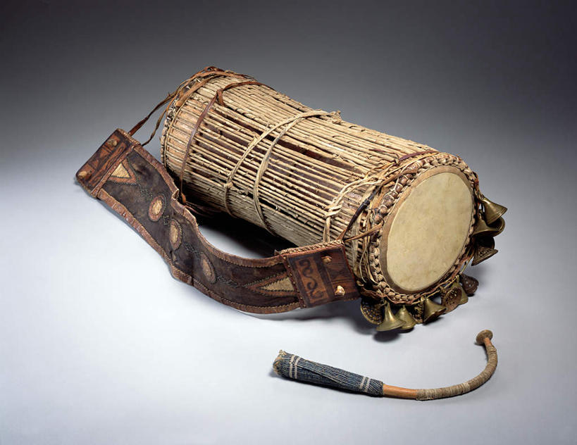 无人,横图,室内,特写,白天,正面,静物,阴影,灰色背景,风俗,艺术,民俗,光线,木制,影子,鼓,乐器,艺术品,两个,木制品,工艺品,摄影,影棚,工艺,打击乐器,美术,节奏,节拍,非洲鼓,民风,传统乐器,彩图,影棚拍摄,拍摄