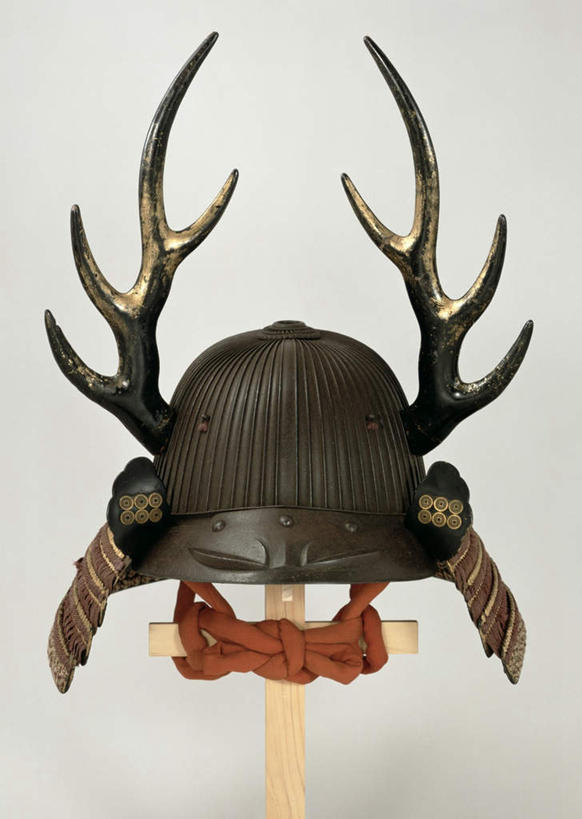 无人,竖图,室内,特写,白天,白色背景,正面,静物,帽子,阴影,反射,木制,头盔,影子,安全帽,木制品,绳子,摄影,影棚,捆绑,军人,绳索,华丽,武士,底座,一顶,富丽,绑缚,华美,彩图,影棚拍摄,拍摄